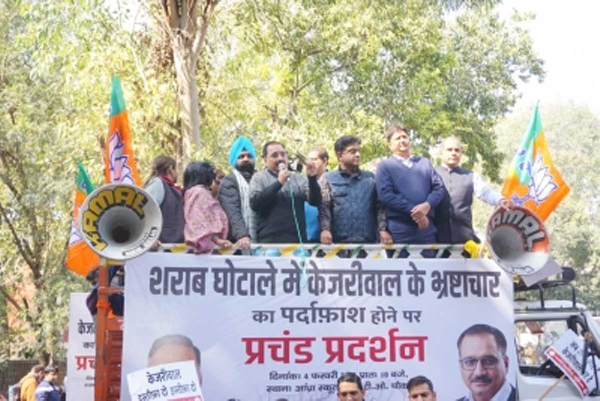 ईडी के आरोप पत्र दाखिल करने के बाद भाजपा व आप में सियासी युद्ध तेज